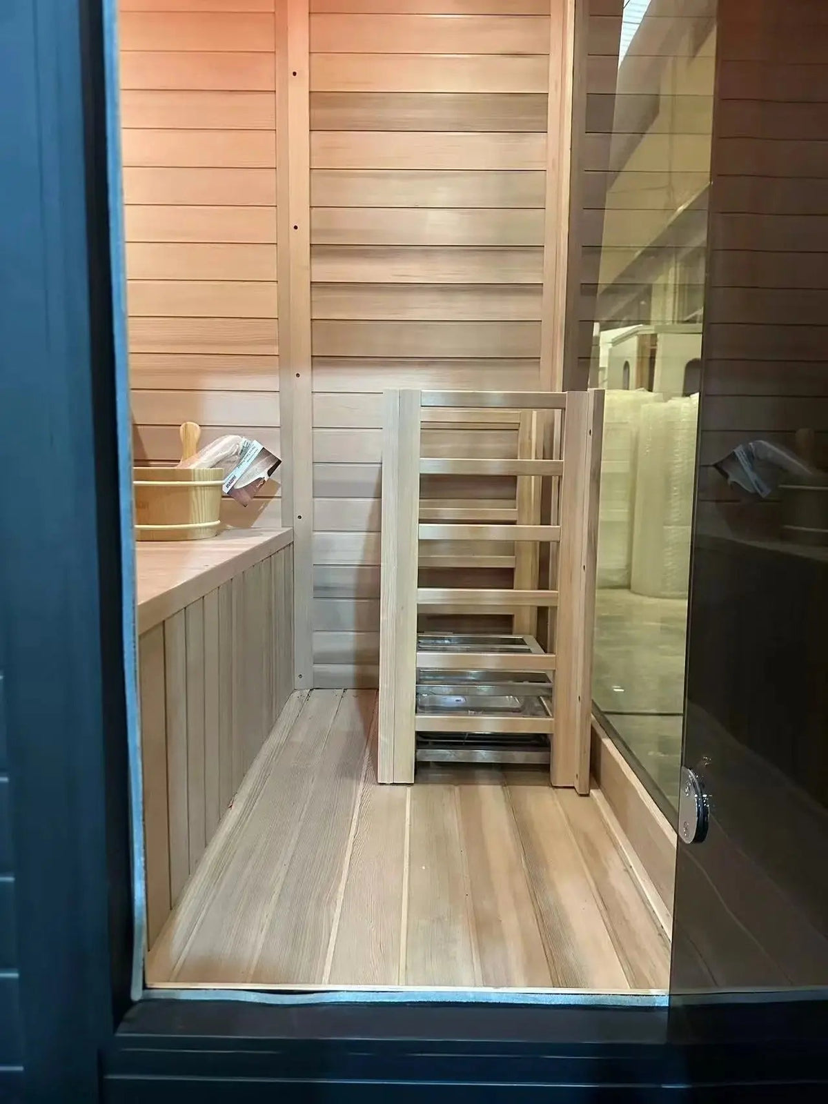 Anyi 4-6 Person Modern Black Outdoor Traditional Sauna