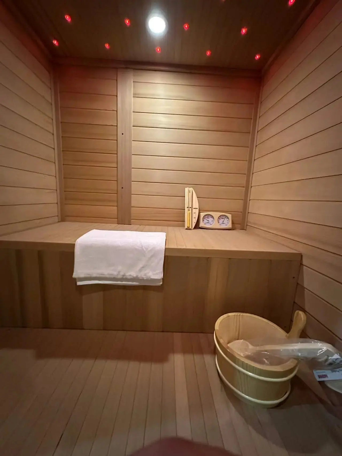 Anyi 4-6 Person Modern Black Outdoor Traditional Sauna