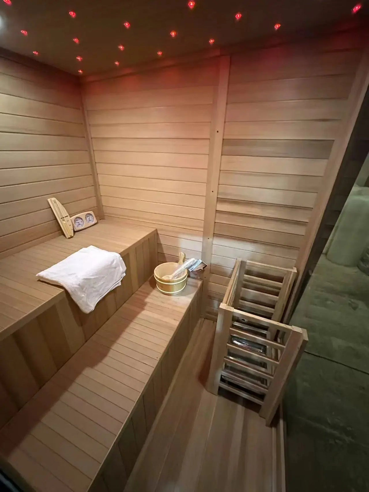 Anyi 4-6 Person Modern Black Outdoor Traditional Sauna